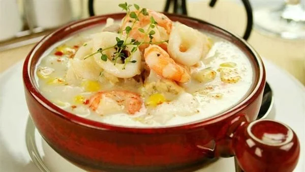 طريقة عمل شوربة السي فود بالكريمة لذيذة مثل المطاعم وسريعة التحضير