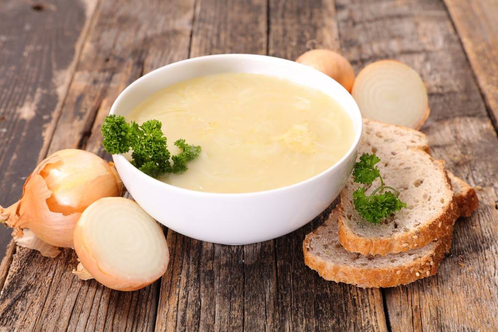 طريقة عمل شوربة البصل بالكريمة
