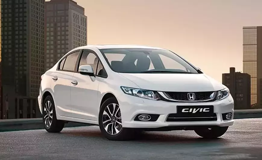 honda: سيفيك السيارة التي تتميز بالأمان والراحة والأداء الفاخر 2015