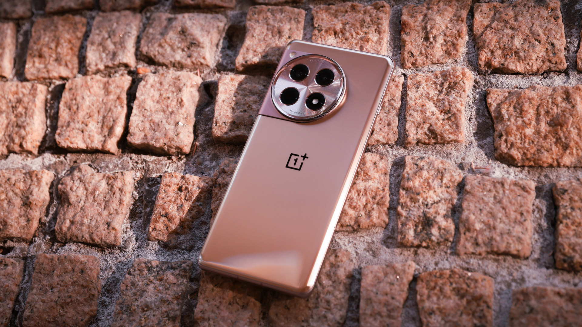 لمحبي التصوير| هاتف OnePlus Ace 3 الجديد يخطف الأنظار بسعر مثالي