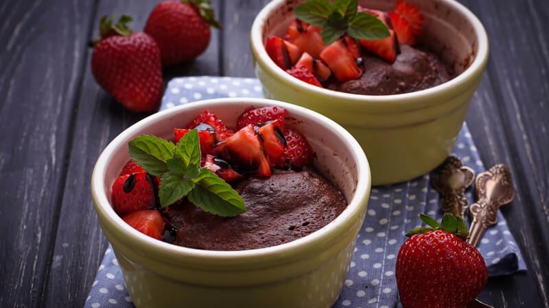 how make chocolate chocolate cake 4 steps