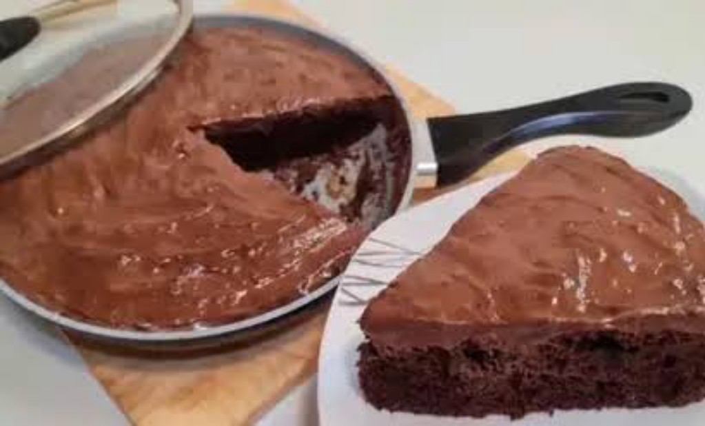 كيك الطاسة بصوص الشيكولاته الإقتصادي