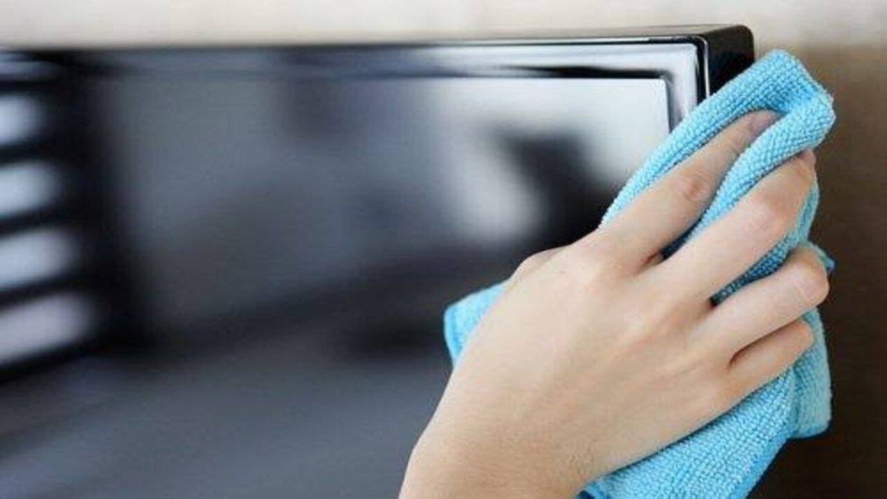 طريقة تنظيف الشاشة