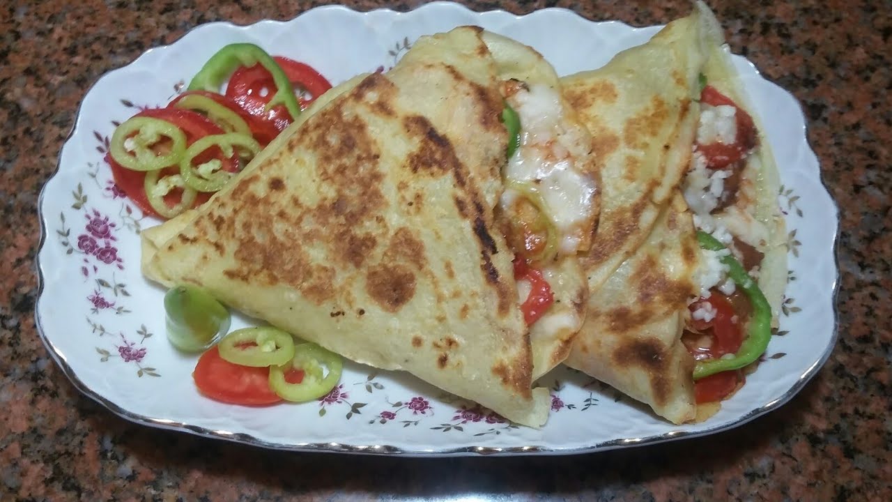 بكل تكاتها وأسرار المطاعم ..طريقة عمل الكريب بالفراخ من الخارج ودايب دوبان من الداخل بطعم وشكل رائع لا يمكن أن يقاوم