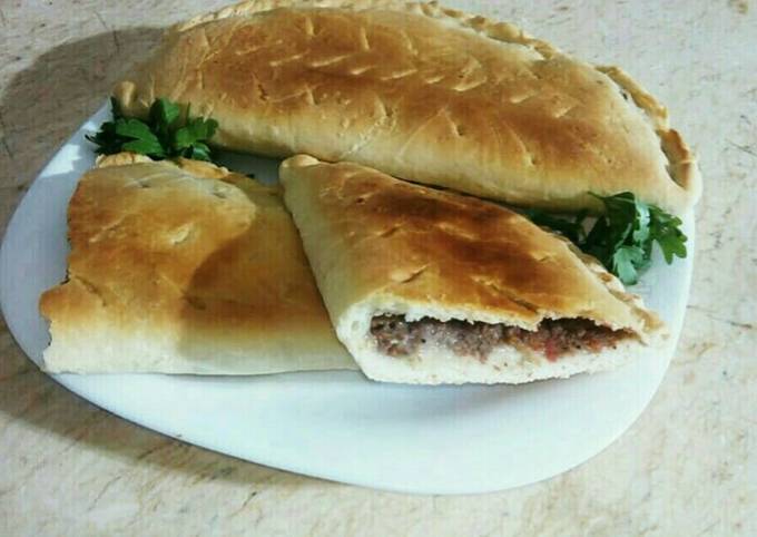 الصورة الرئيسية لوصفةالعيش باللحمه او الحواوشى الاسكندراني