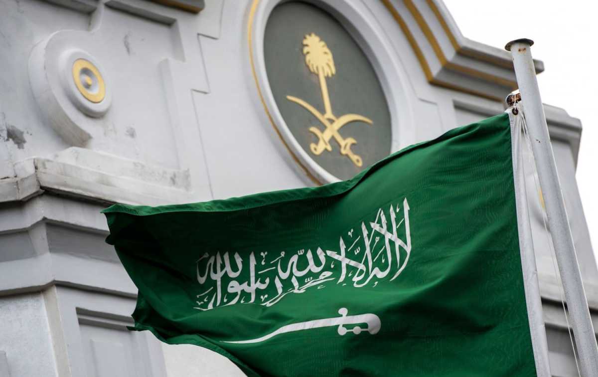 شروط ورسوم إصدار تأشيرة الزيارة المتعددة للسعودية 1445