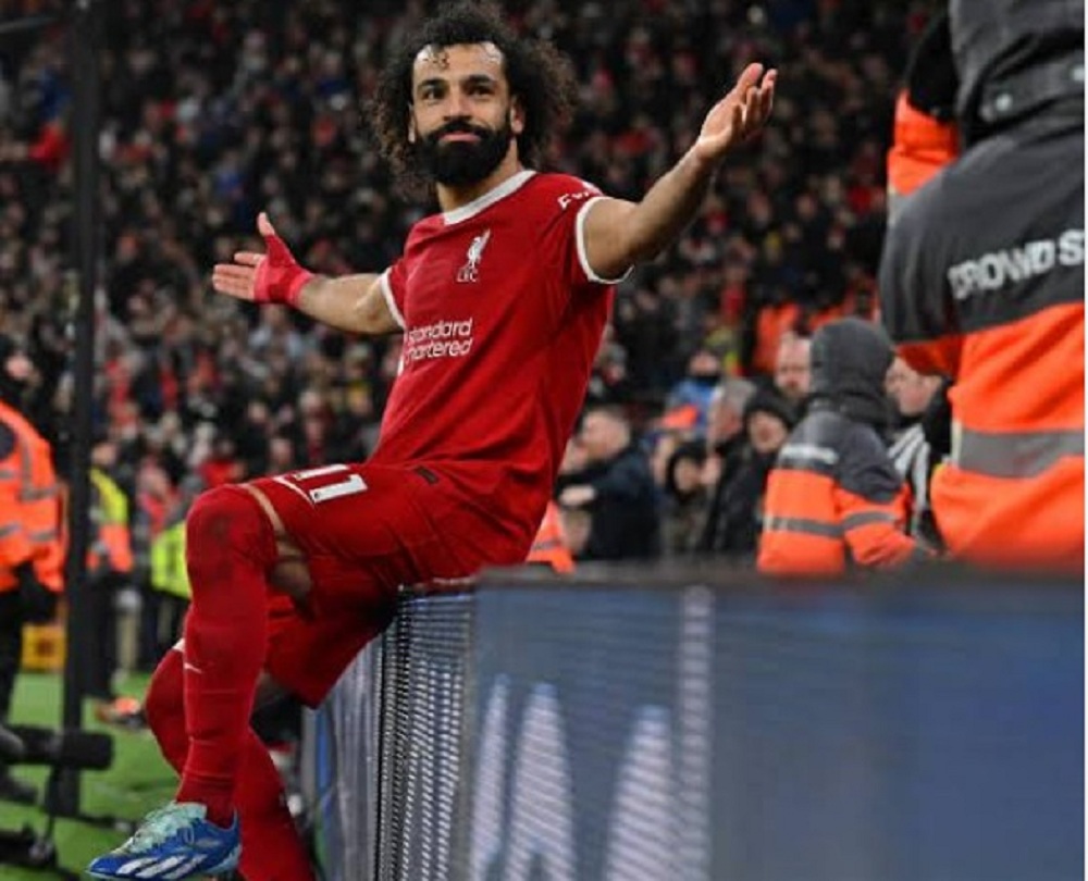 حسن يكشف موعد انضمام نجم ليفربول "محمد صلاح" إلى المنتخب المصري