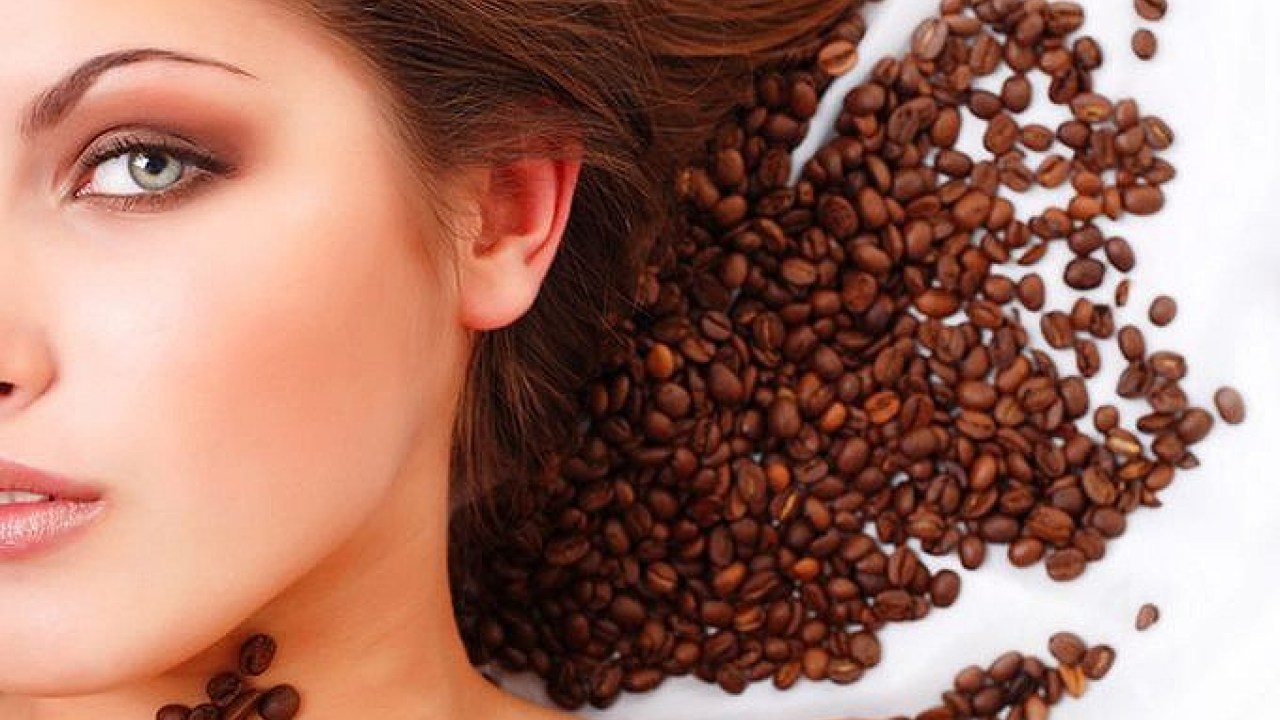  خلطات القهوة لفرد الشعر والتخلص من التجاعيد