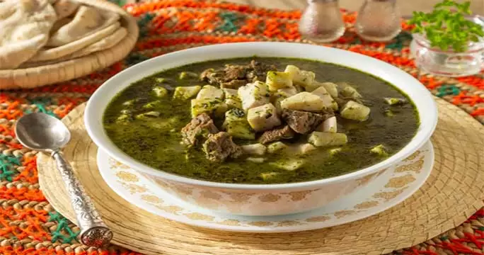 طريقة عمل القلقاس بالخضرة.jpg