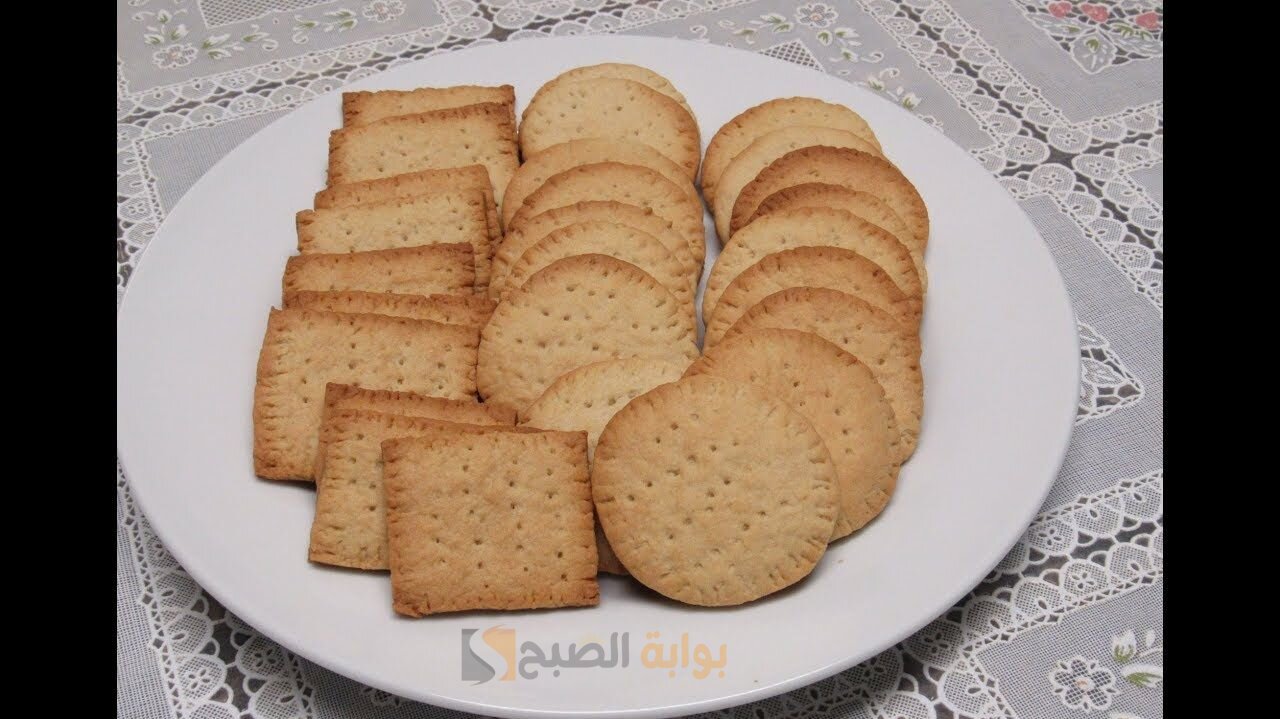 طريقة عمل البسكويت المالح الأصفر بدون زيت بخطوات سهلة