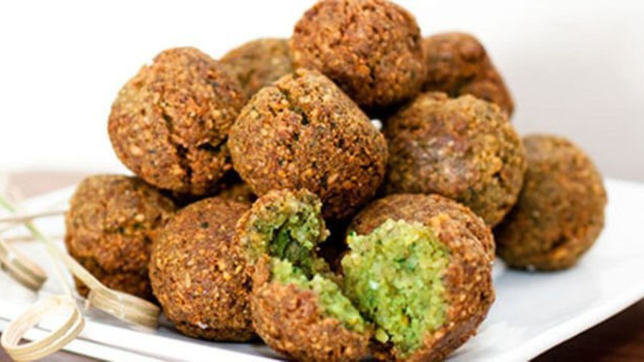 طريقة عمل عجينة الطعمية المصرية