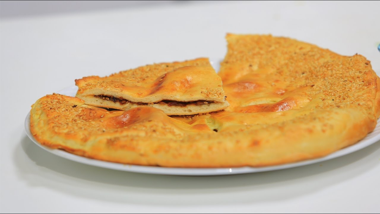 طريقة عمل فطائر الطاسة بالبصل المكرمل