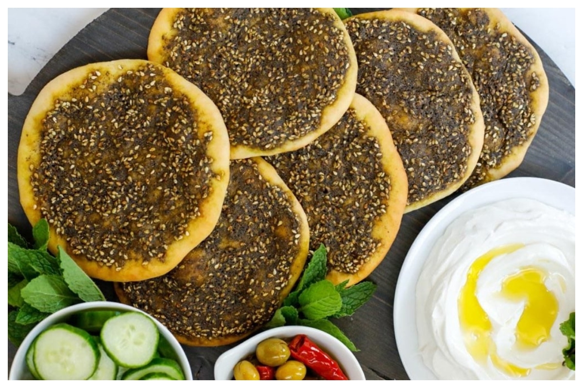طريقة عمل مناقيش الزعتر الهشة