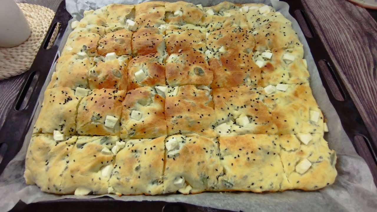 فطيرة الجبنة والزعتر الأخضر