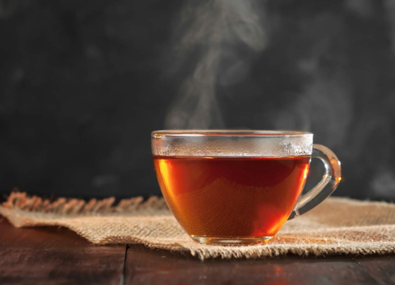 فوائد شرب الشاي الأحمر للجسم ومتى يصبح مضراً وماهي الأضرار؟