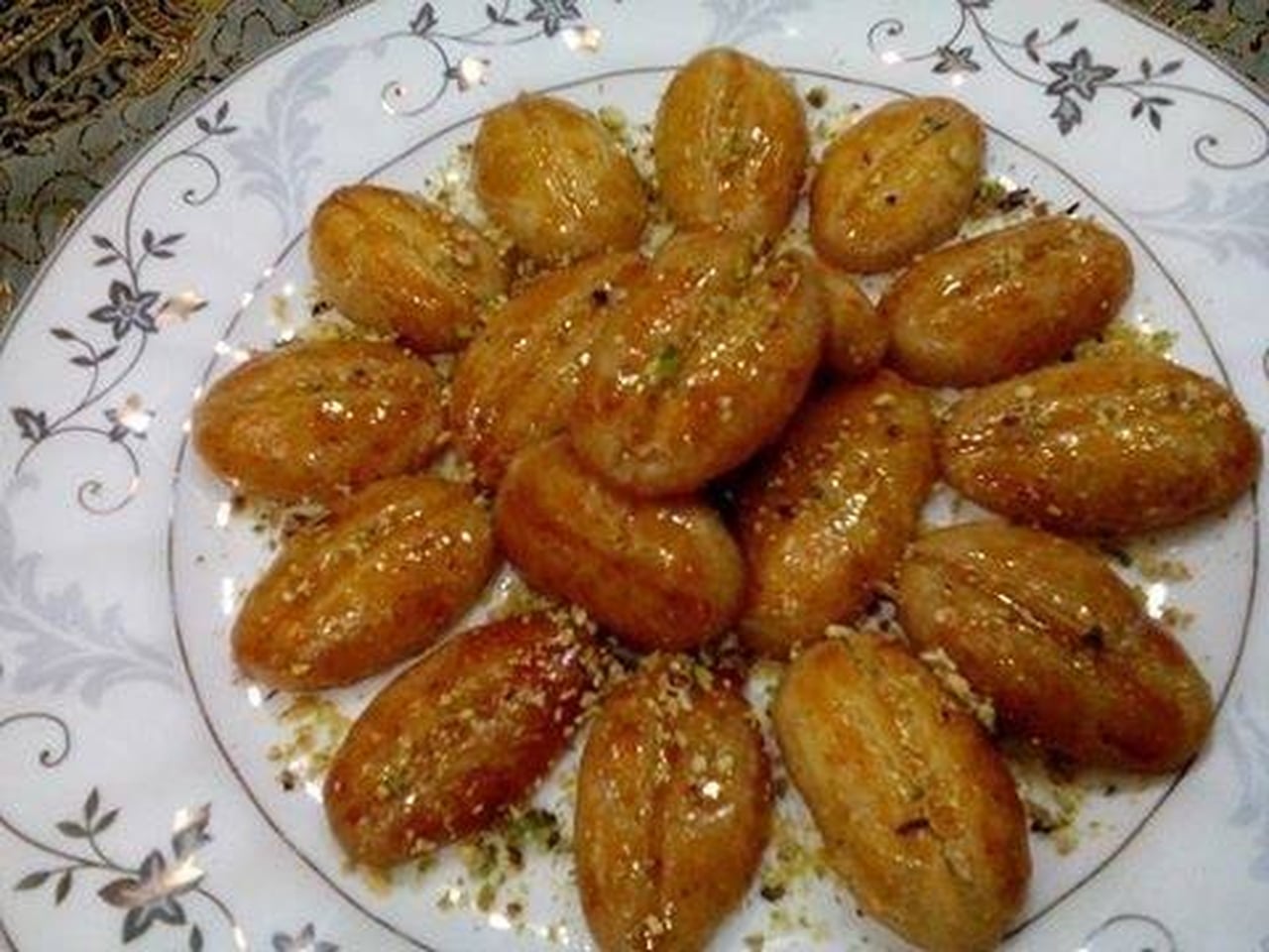 وجبة خفيفة وتحلية شهية..حلوى رموش الست في المنزل بكل سهولة وفرحي أولادك بيها