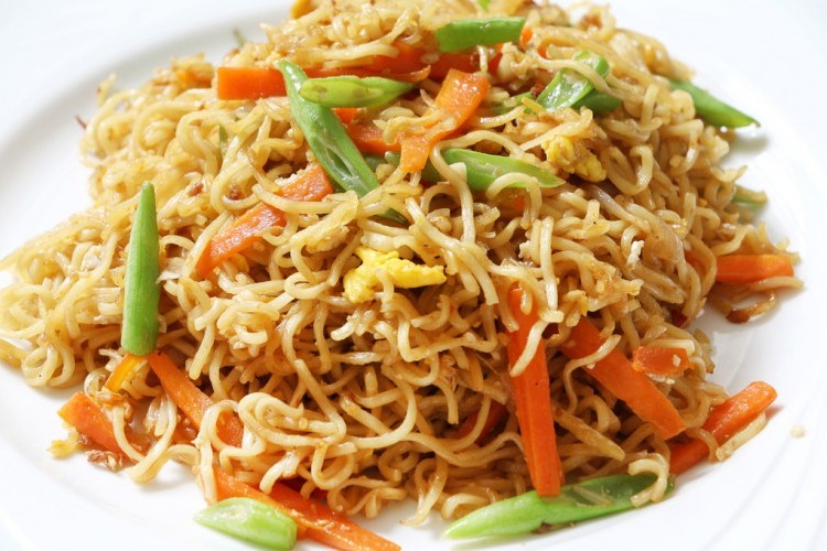 طريقة عمل نودلز الخضار في المنزل