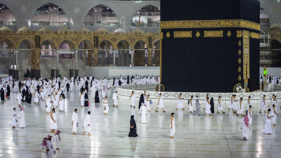 هنا مباشرة.. كيفية التسجيل للحج 2024 عبر منصة نسك بالسعودية