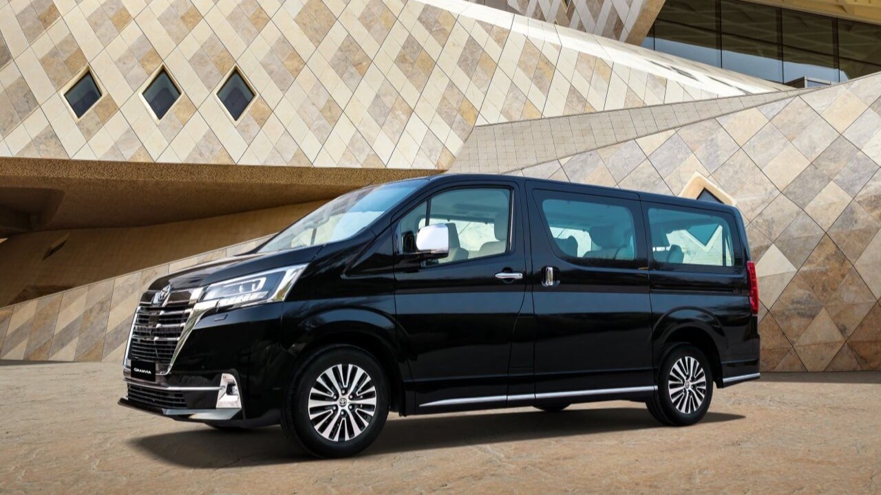 بالصور..سيارة Toyota Granvia 2024 تويوتا جرانفيا 2024 المنافسة الوحيدة للسيارة لكزس LM