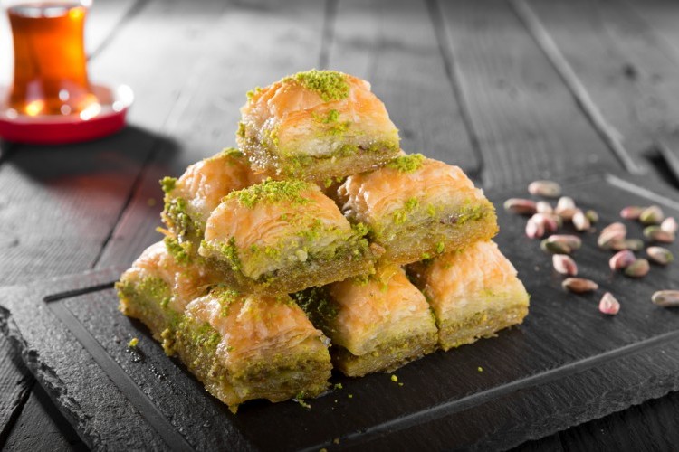 البقلاوة بالمكسرات