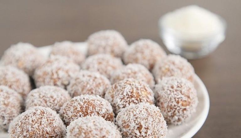 90 191607 coconuts balls kitchen