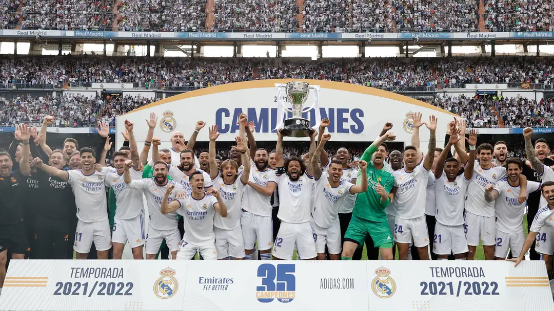 Real Madrid winning La Liga 1