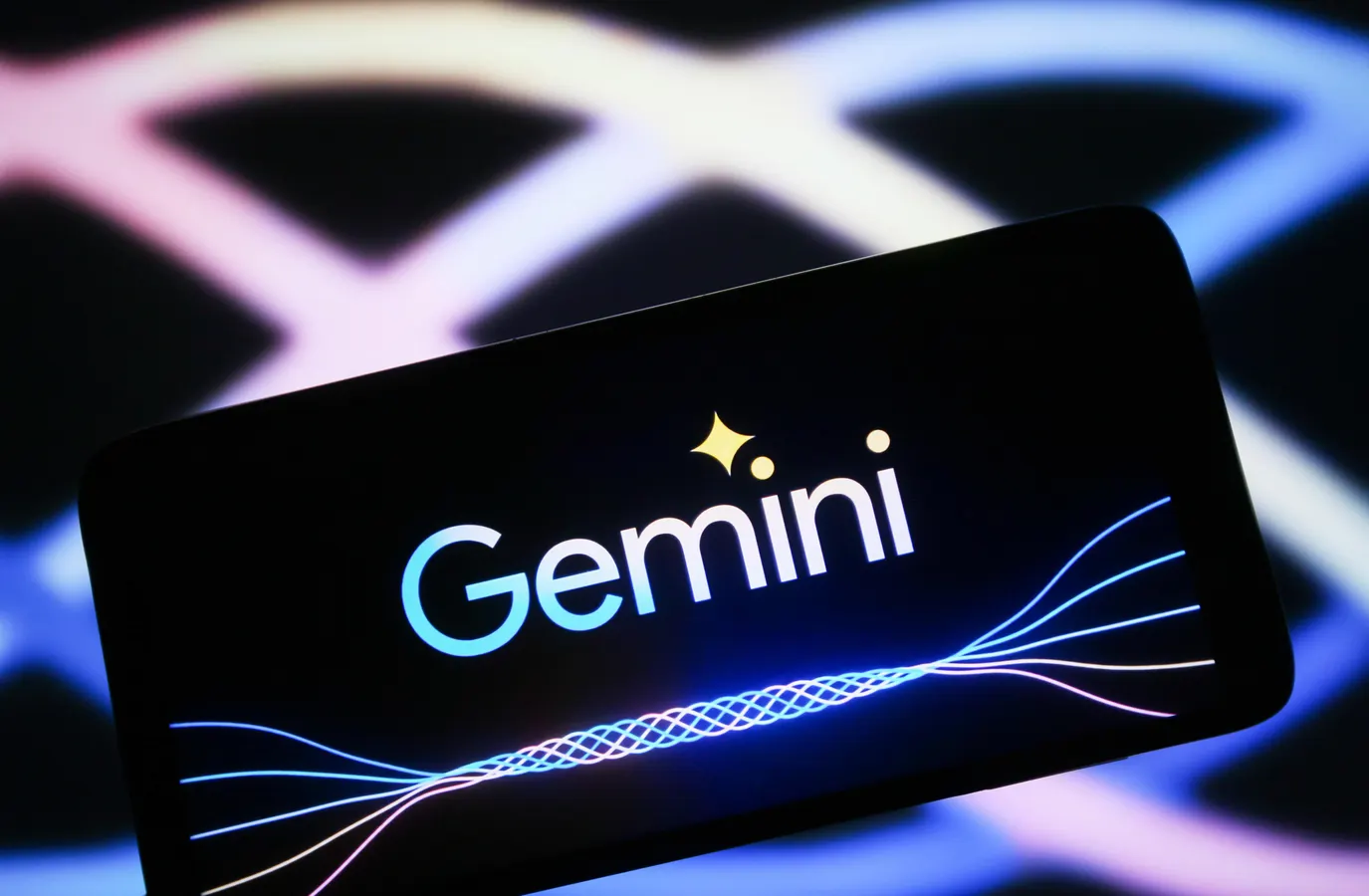منافس ChatGPT.. جوجل تعيد تسمية Bard إلى Gemini وإطلاق تطبيق جديد للهواتف