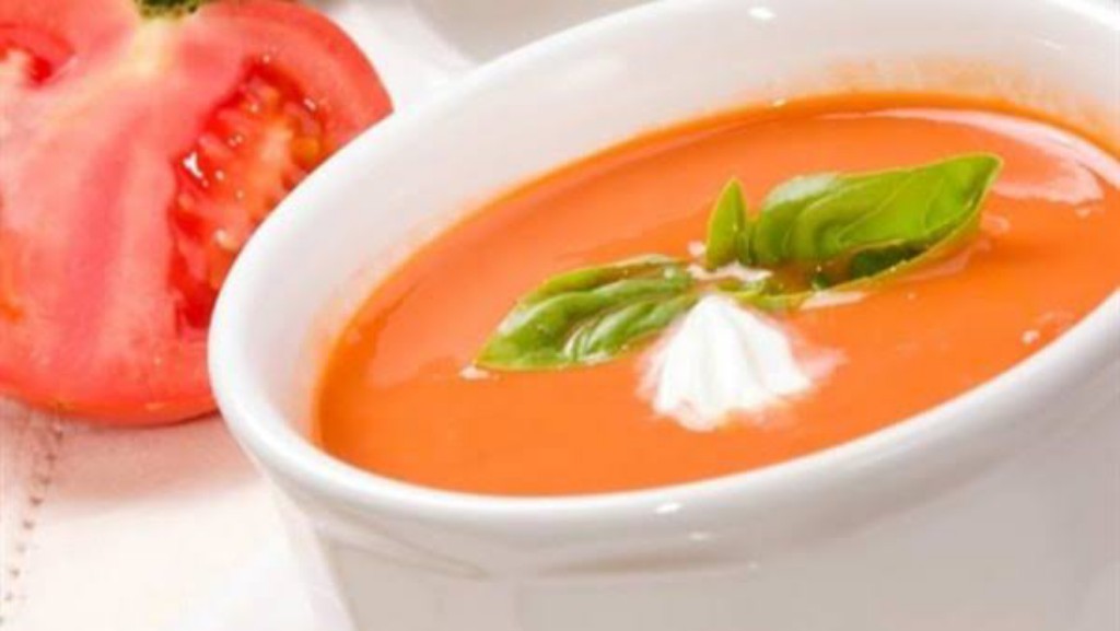 طريقة عمل شوربة الطماطم بالكريمة