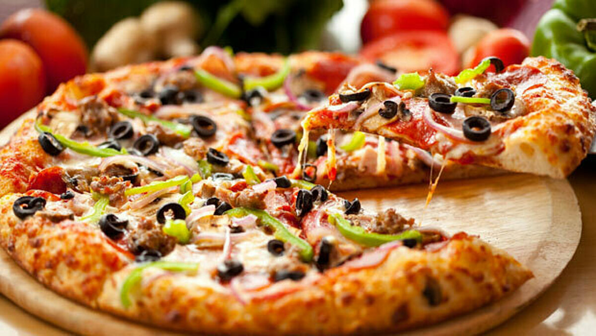 large 1200 Article Main Fustany Homemade Pizza Recipe