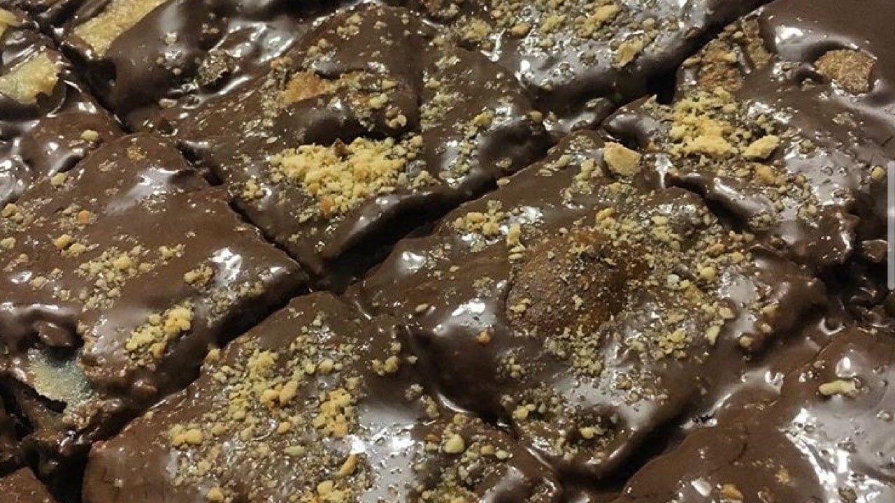 فطائر الشوكولاتة في الطاسة