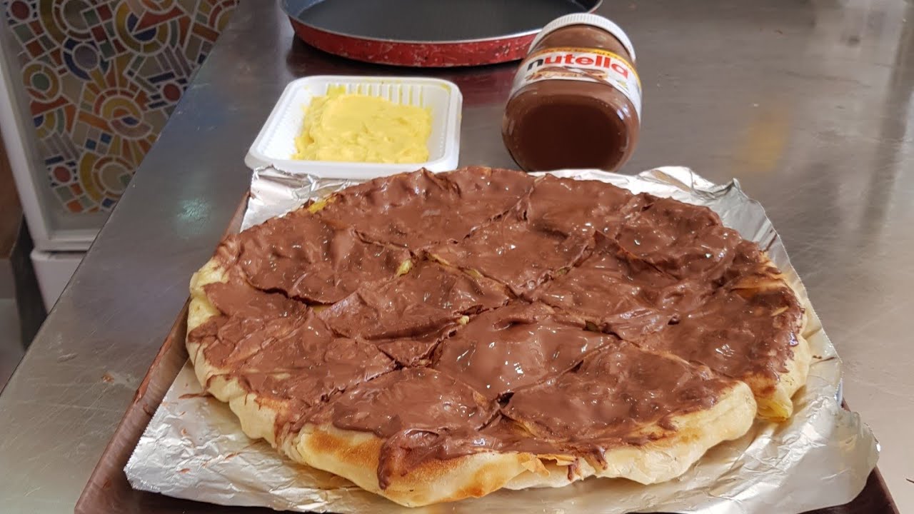 فطائر الشوكولاته في الطاسة