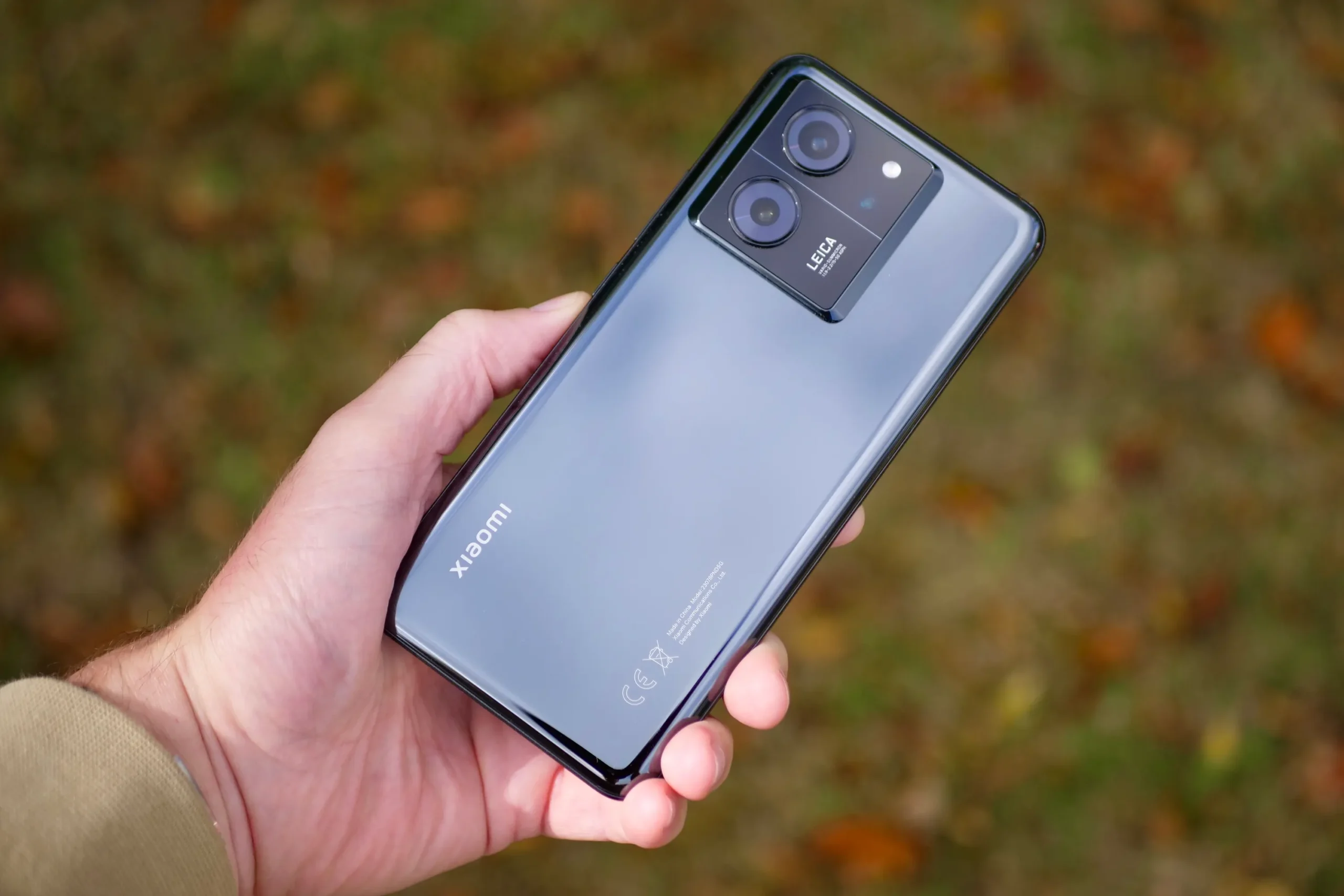 xiaomi 13t pro hand scaled