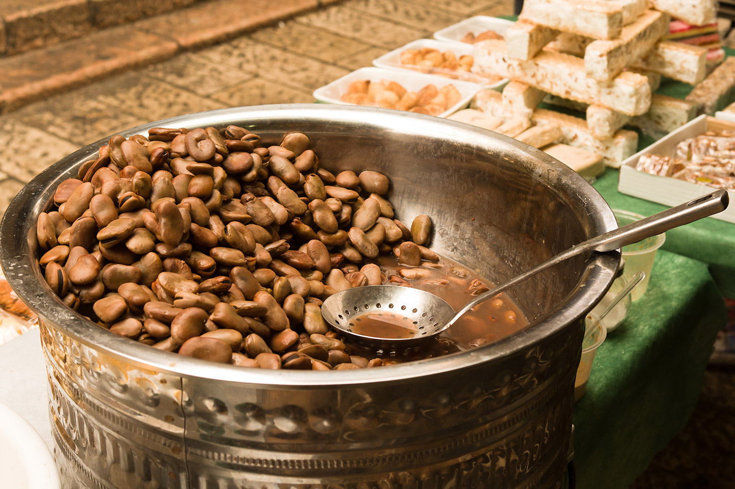 الفول المدمس في البيت في رمضان على السحور