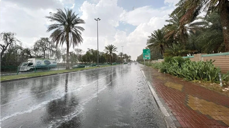"الأرصاد" ينبّه من استمرار الأمطار الغزيرة على منطقة الباحة