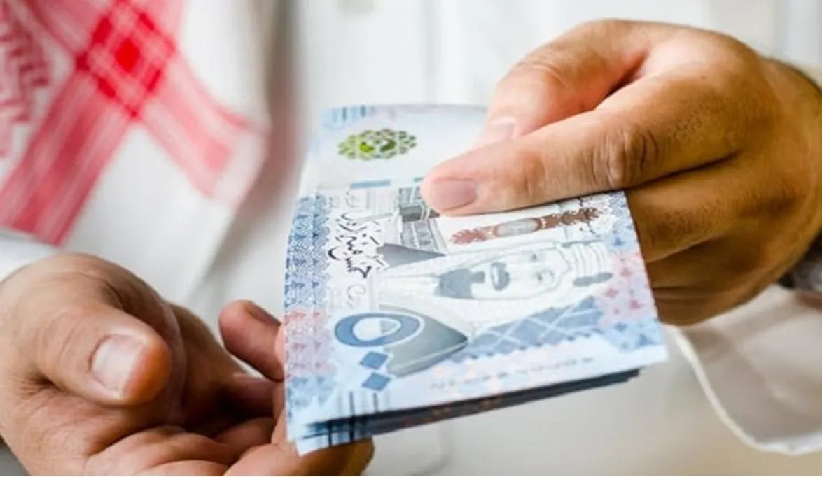 احتفاءً بيوم التأسيس.. 3 جامعات سعودية تعلن تعجيل المكافآت الجامعية للطلاب