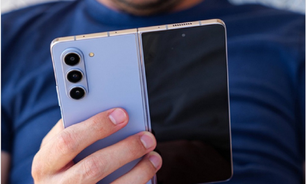 وحش سامسونج للأغنياء.. خصم 40% على هاتف Galaxy Z Fold 5 بمواصفات رائعة