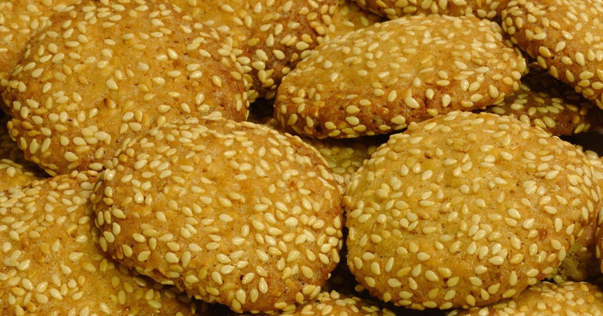 حلوى بسكويت السمسم