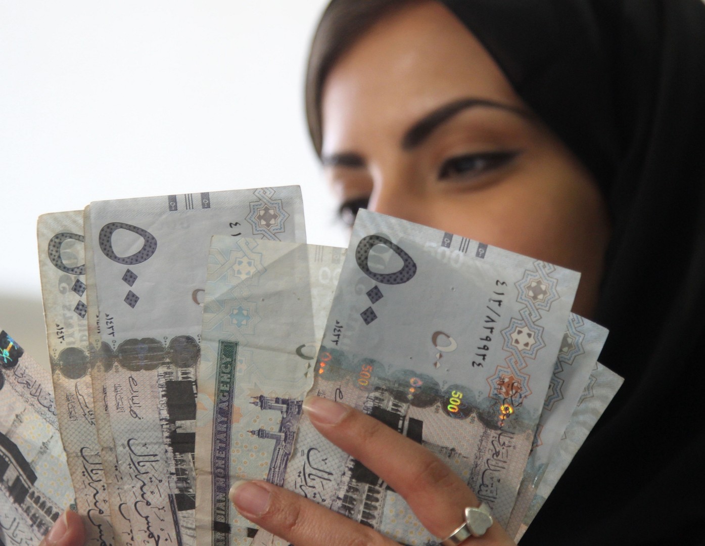 شروط تسجيل المرأة الأرملة في حساب المواطن