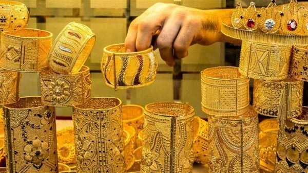عاجل.. الأسعار تتراجع| الذهب يخالف التوقعات في محلات الصاغة اليوم وعيار 21 يشهد مفاجأة!!