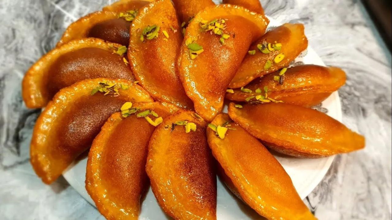 طريقة عمل القطايف بالمكسرات