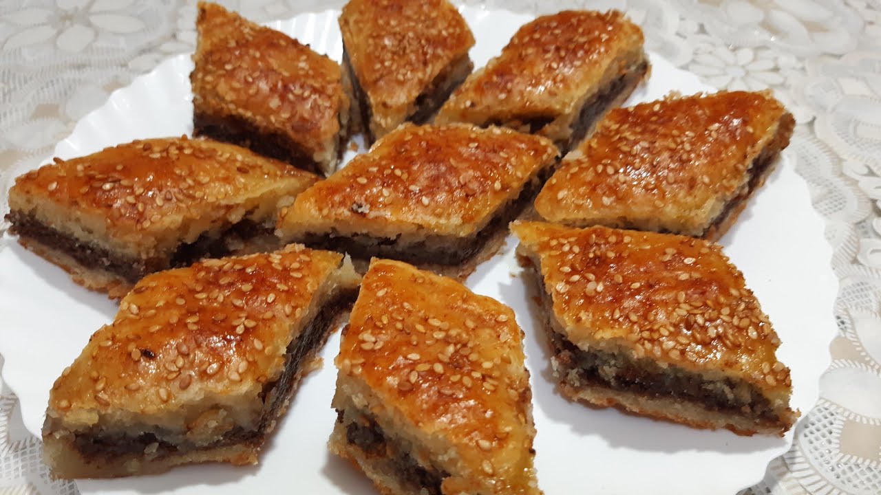 طريقة عمل المعمولة بالقرفة مضمونة النجاح بمكونات سهلة