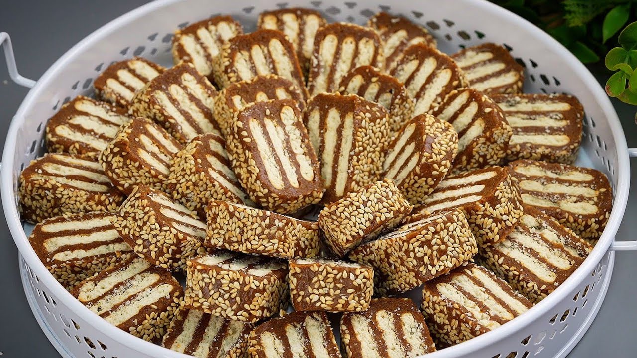 طريقة عمل تمرية العيد بالسمسم
