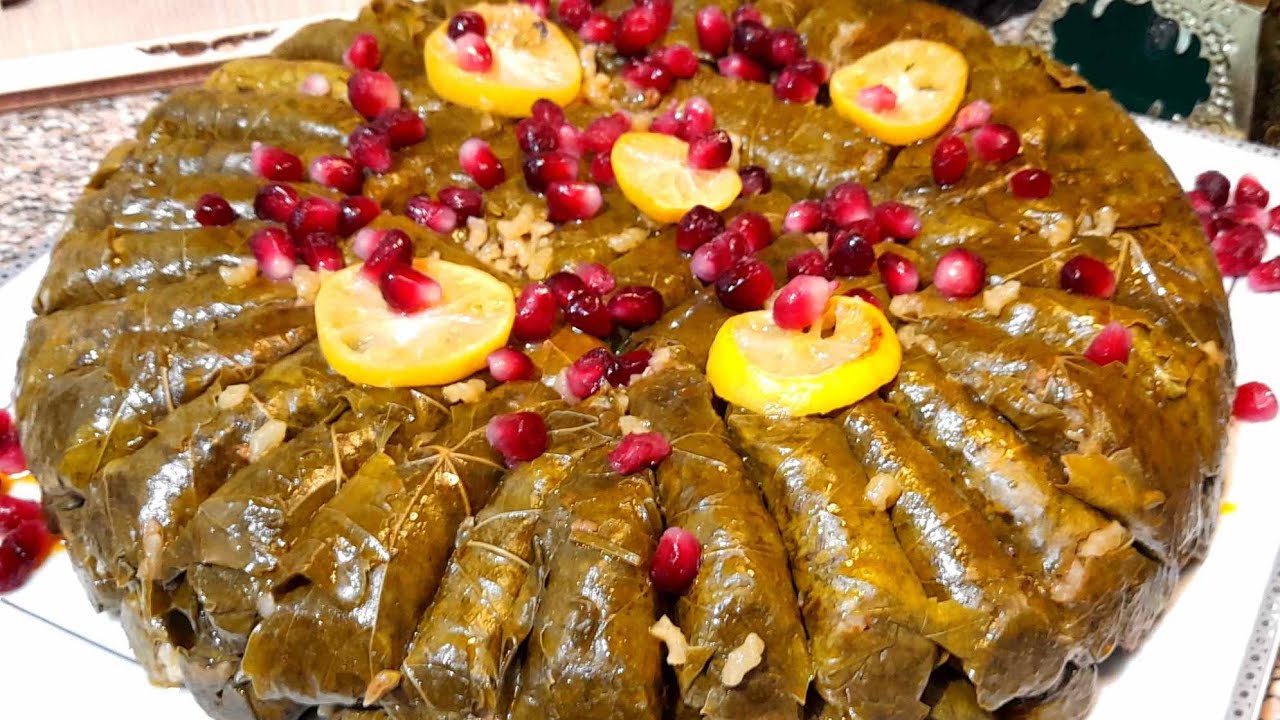 طريقة عمل صينية ورق العنب باللحمة المفرومة