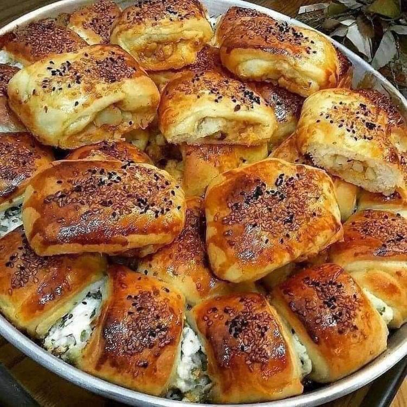 عمل الفطائر المحشية اللذيذة