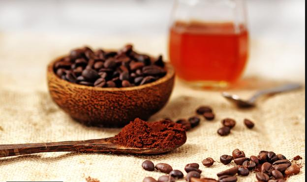 قناع العسل مع القهوة لعلاج الهالات السوداء