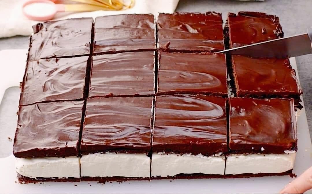 كيك الشوكولاتة طبقات البسكويت