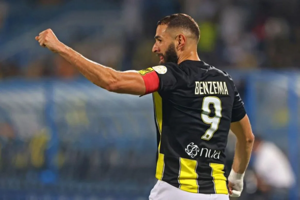9 غيابات في مباراة الاتحاد والطائي وموقف بنزيما من المباراة