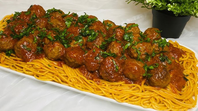 مكرونة بكرات اللحم والصوص