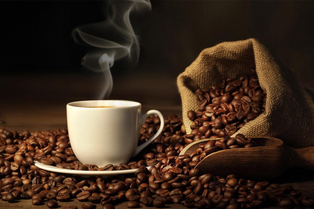 أضرار شرب القهوة على الريق