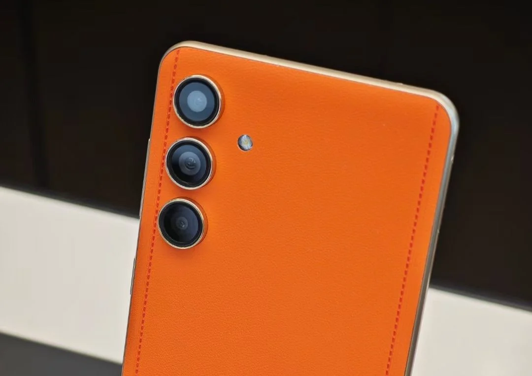 كاميرا خرافية وبطارية قوية.. مراجعة شاملة لهاتف Samsung Galaxy C55 ملك الفئة المتوسطة من سامسونج